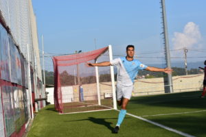Aythami celebrando o seu gol no partido. Foto: Amadeo Rey.