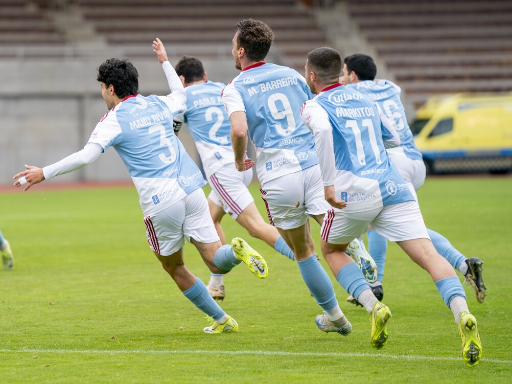 Celebración do Compos no gol de Pablo Antas que permitía a vitoria branquiazul