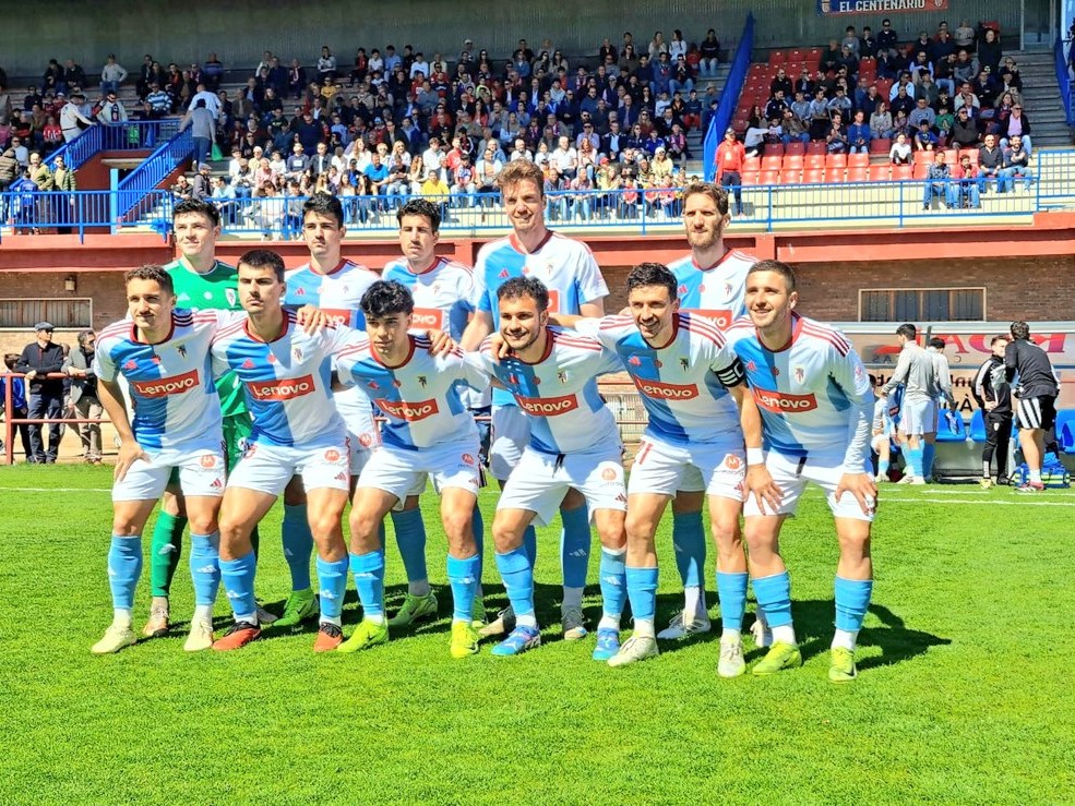 Once do Compos no partido contra o Ávila.