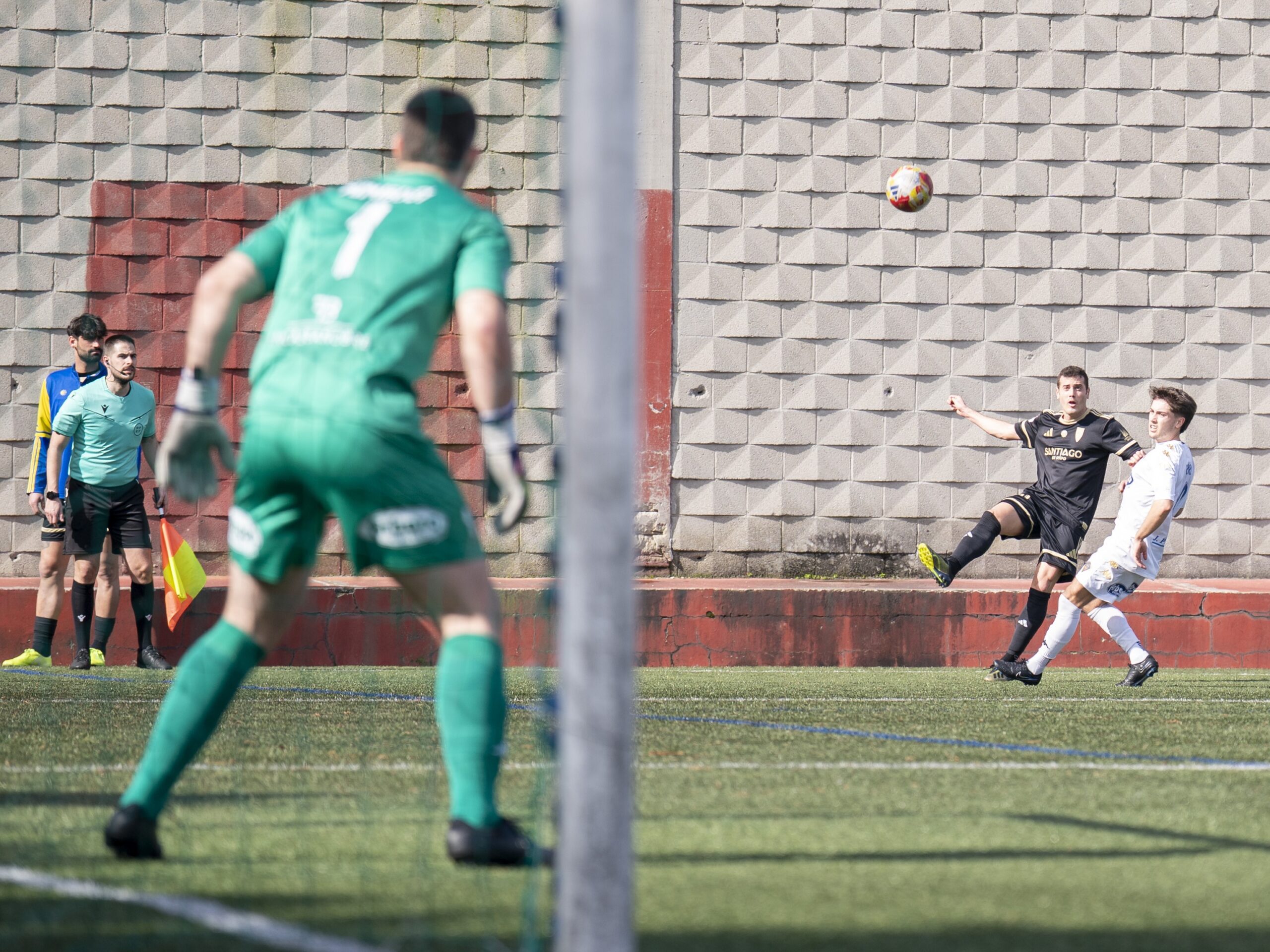 Cañi foi o autor do gol do Compos en A Grela.