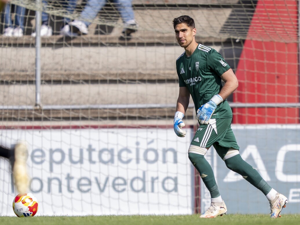 Álex Cobo volveu deixar a portería a cero.