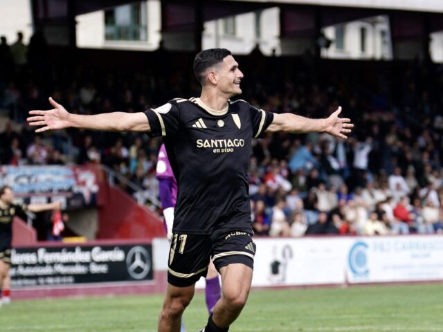 El Compos recupera el liderato con un gran triunfo en A Lomba