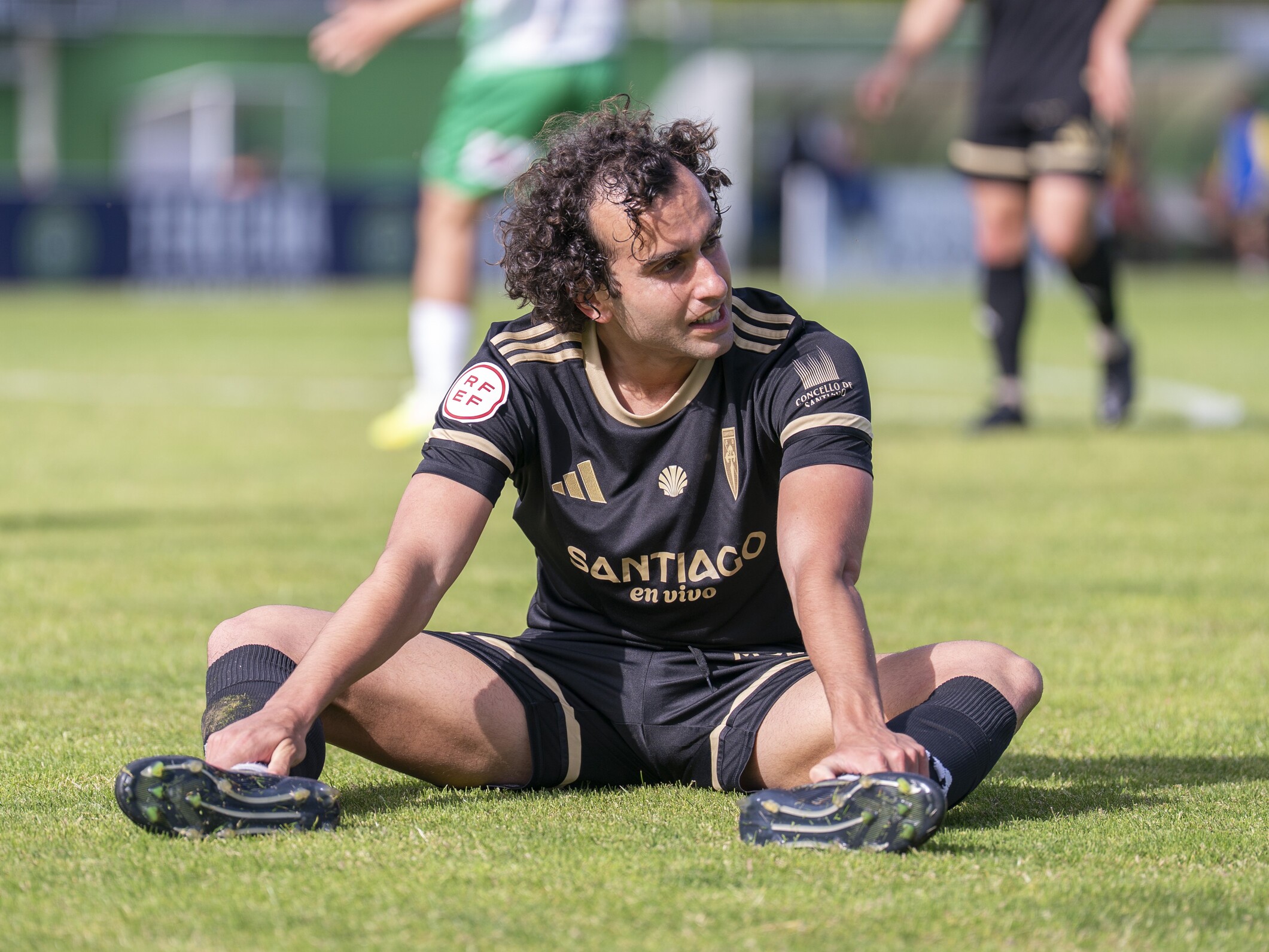 Charly xogou de titular e forzou un penalti.