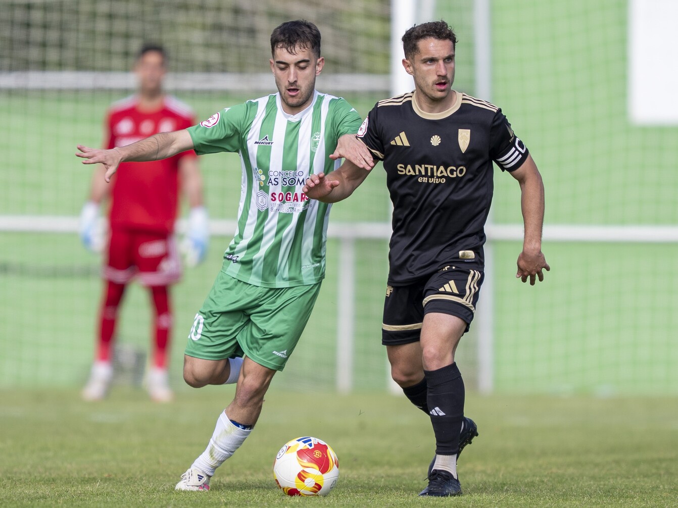 Samu, capitán, estivo imperial no centro do campo.