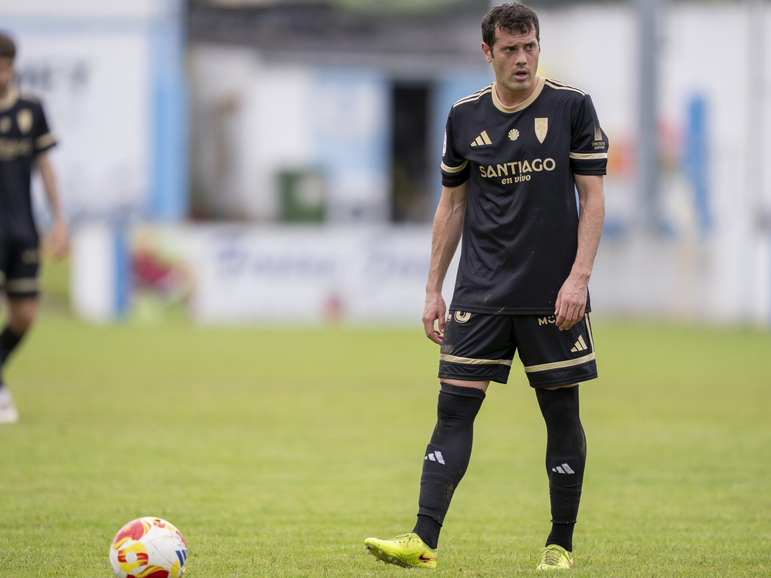Cañi foi titular e puxo a asistencia do tanto do Compos.
