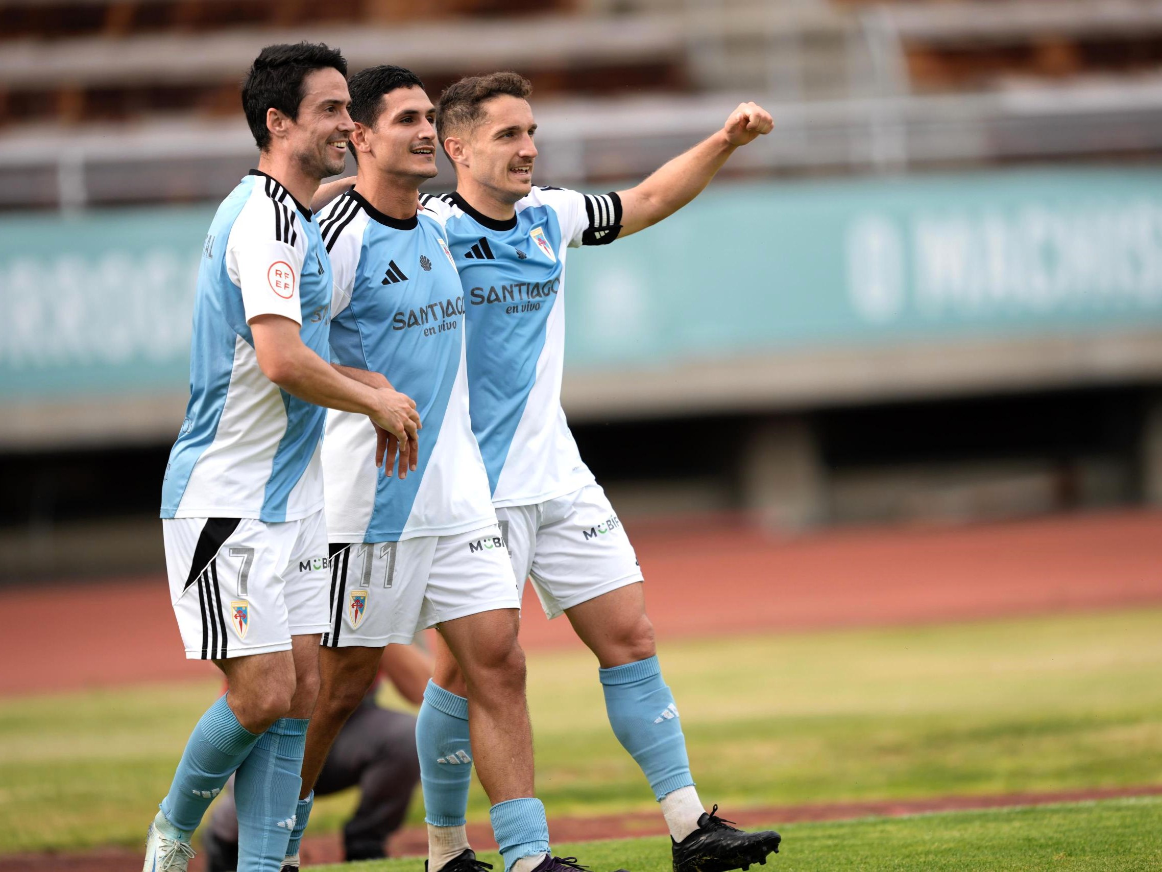 O Compos pasou de rolda no play off tras golear ao Vilalbés por 6-1.