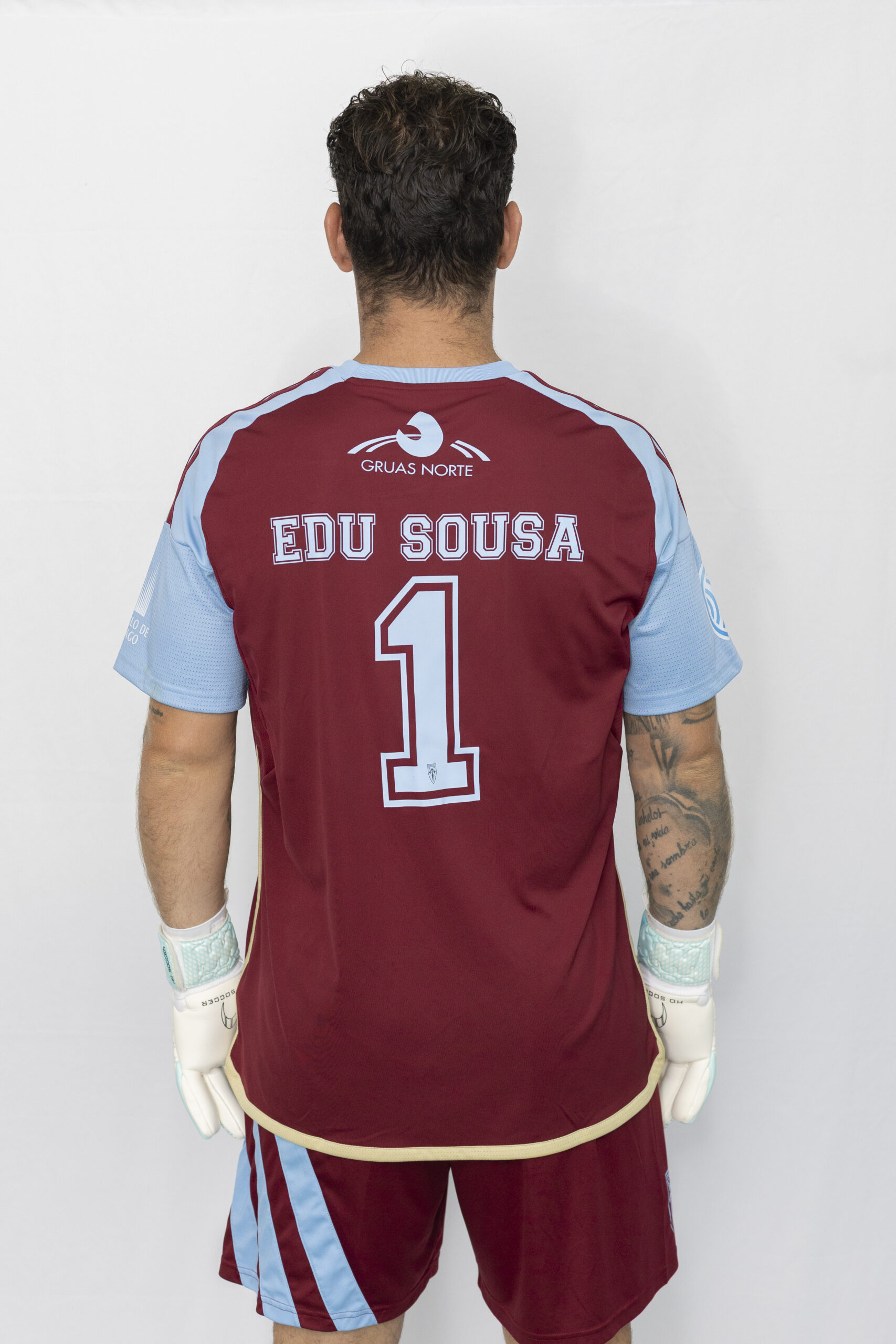 Patrocinio Grúas Norte para Edu Sousa.