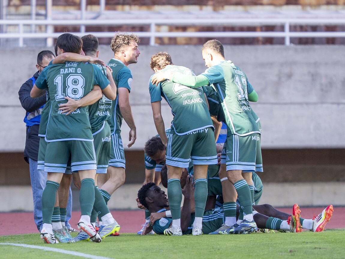 Buba asinou o seu terceiro gol consecutivo en tres xornadas, outra vez para abrir o marcador, e celebrouno por todo o alto cos seus compañeiros